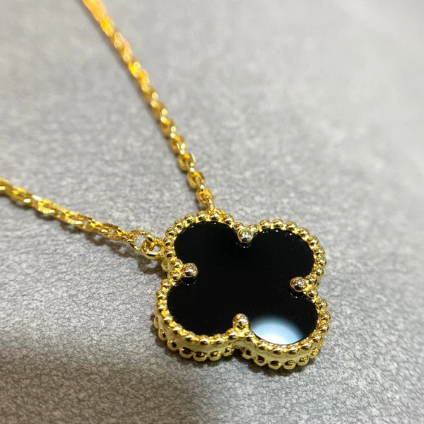 CLOVER | Elegant Black Necklace