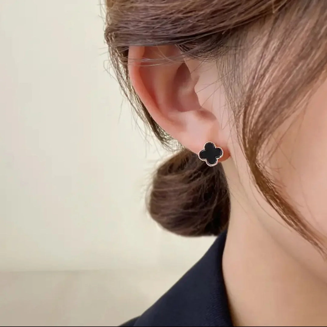CLOVER | Elegant Black Earrings