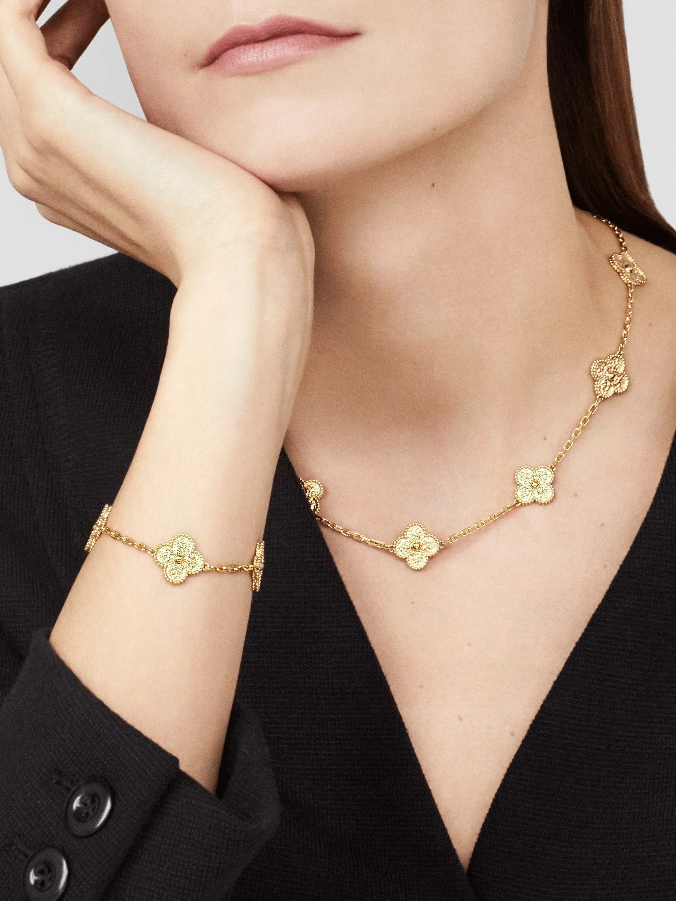 CLOVER | 10-Design Gold Necklace