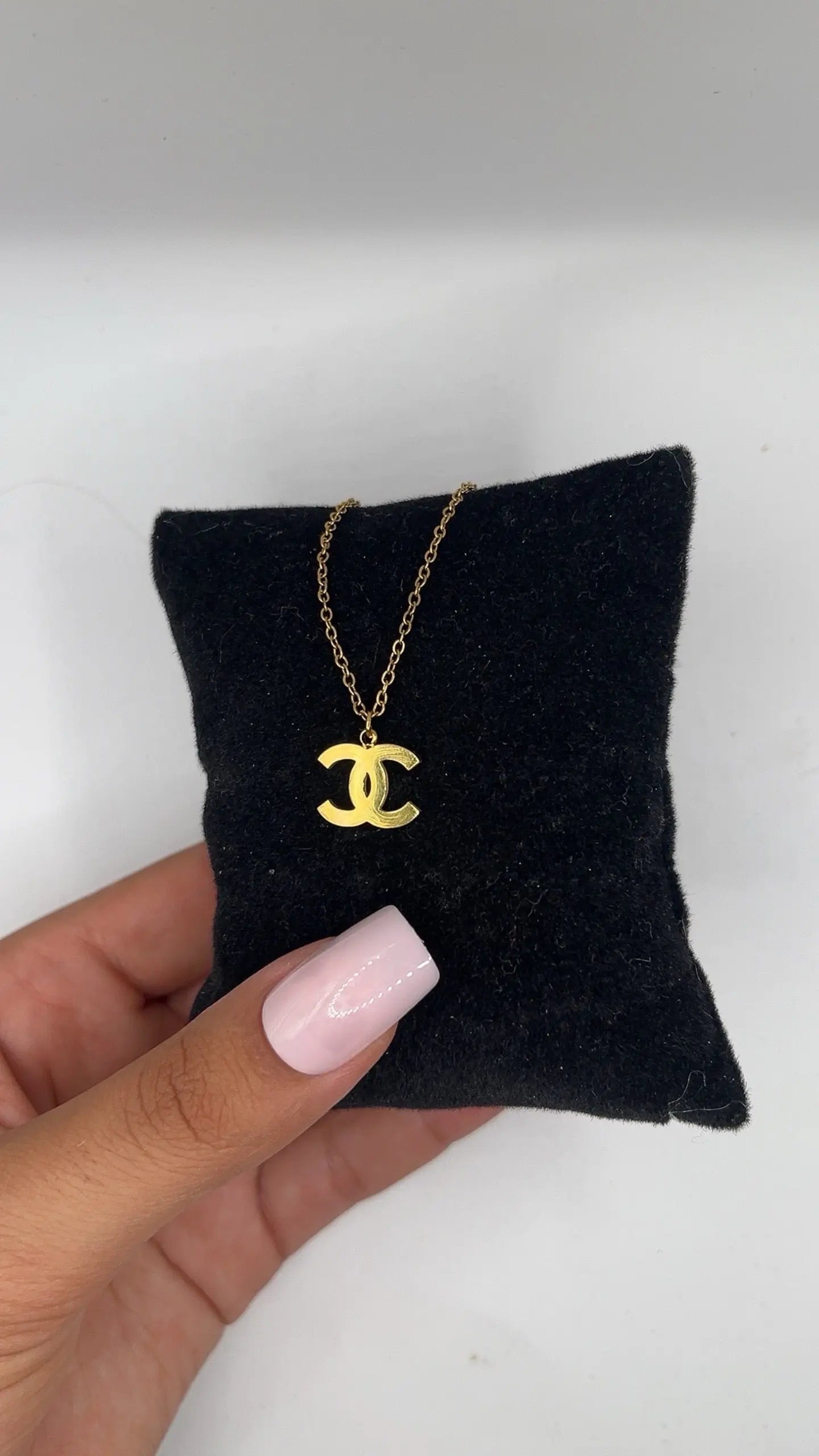 Chic CC Pendant Necklace