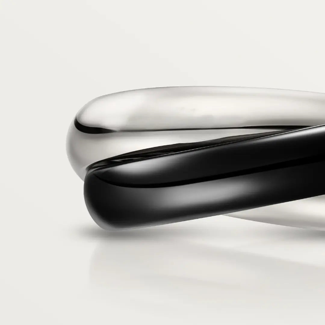 Trinity Théa Ring" can be rephrased as "Théa Trinity Ring.