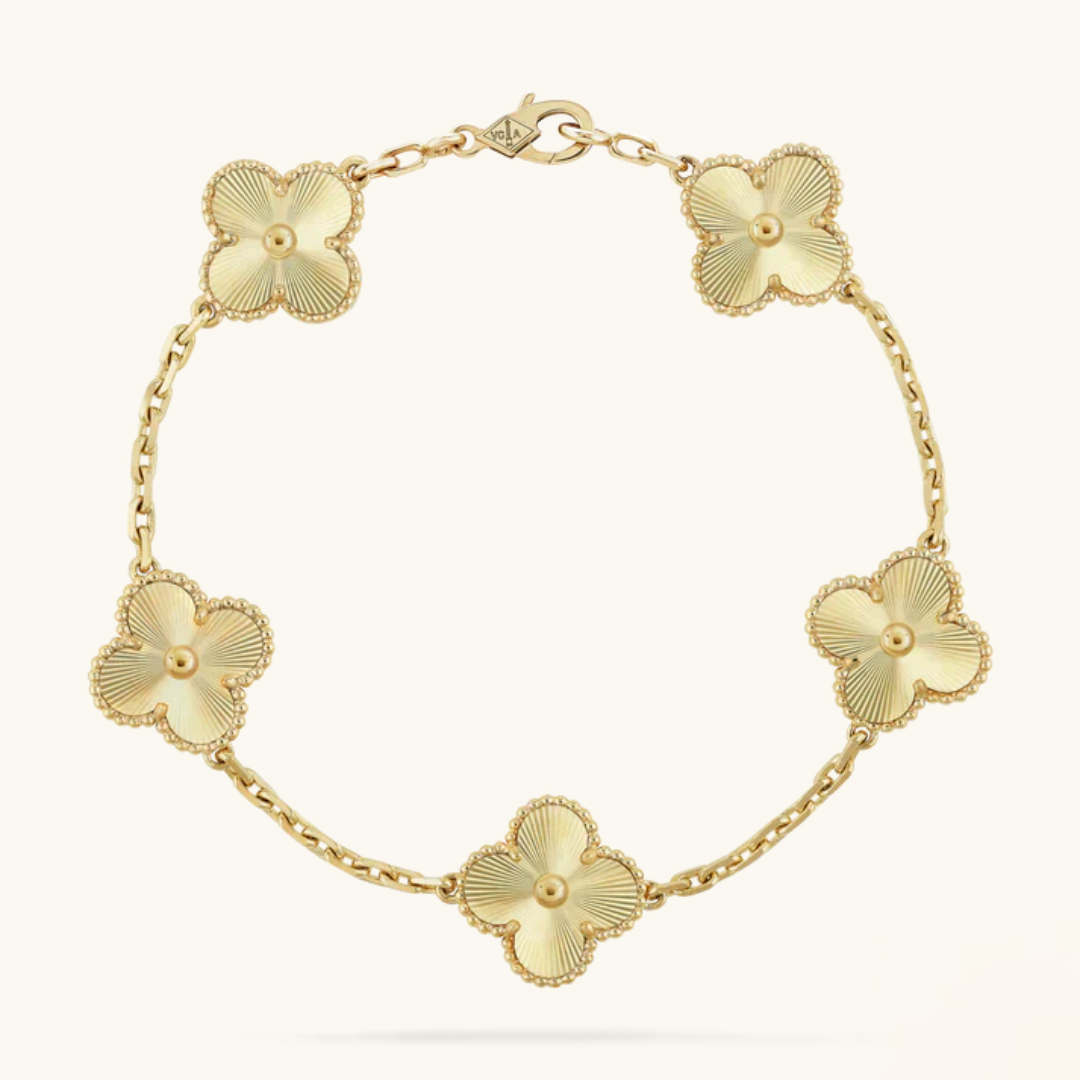 CLOVER | Elegant Gold Bracelet