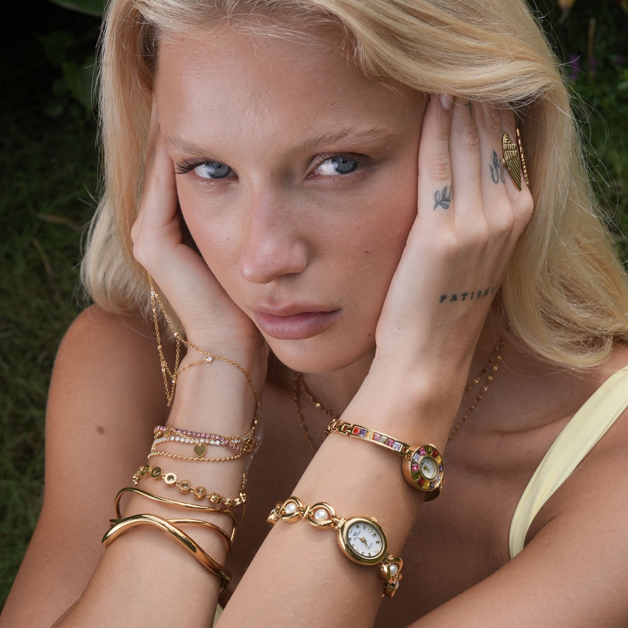 Delphine in Gold