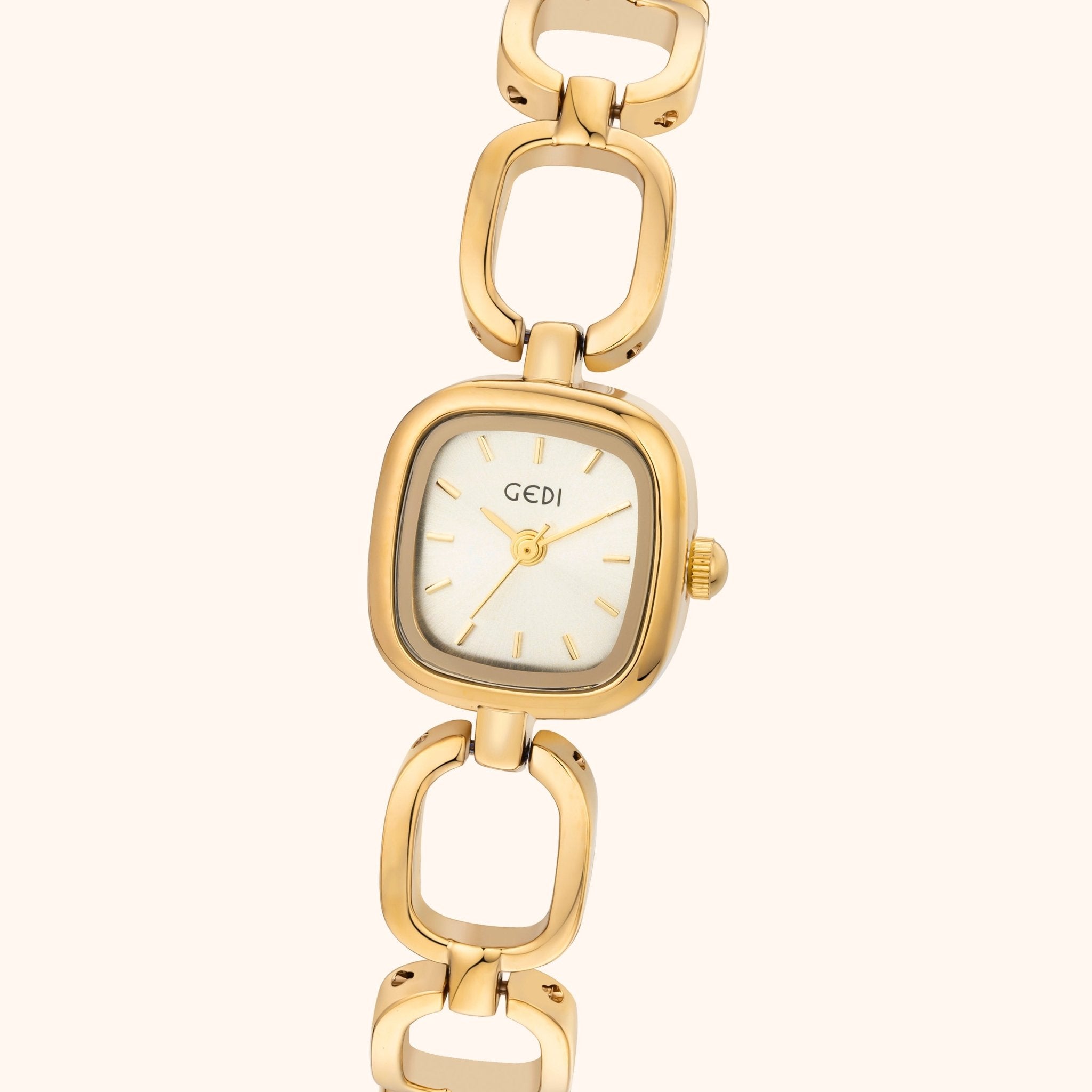 Colette in Gold
