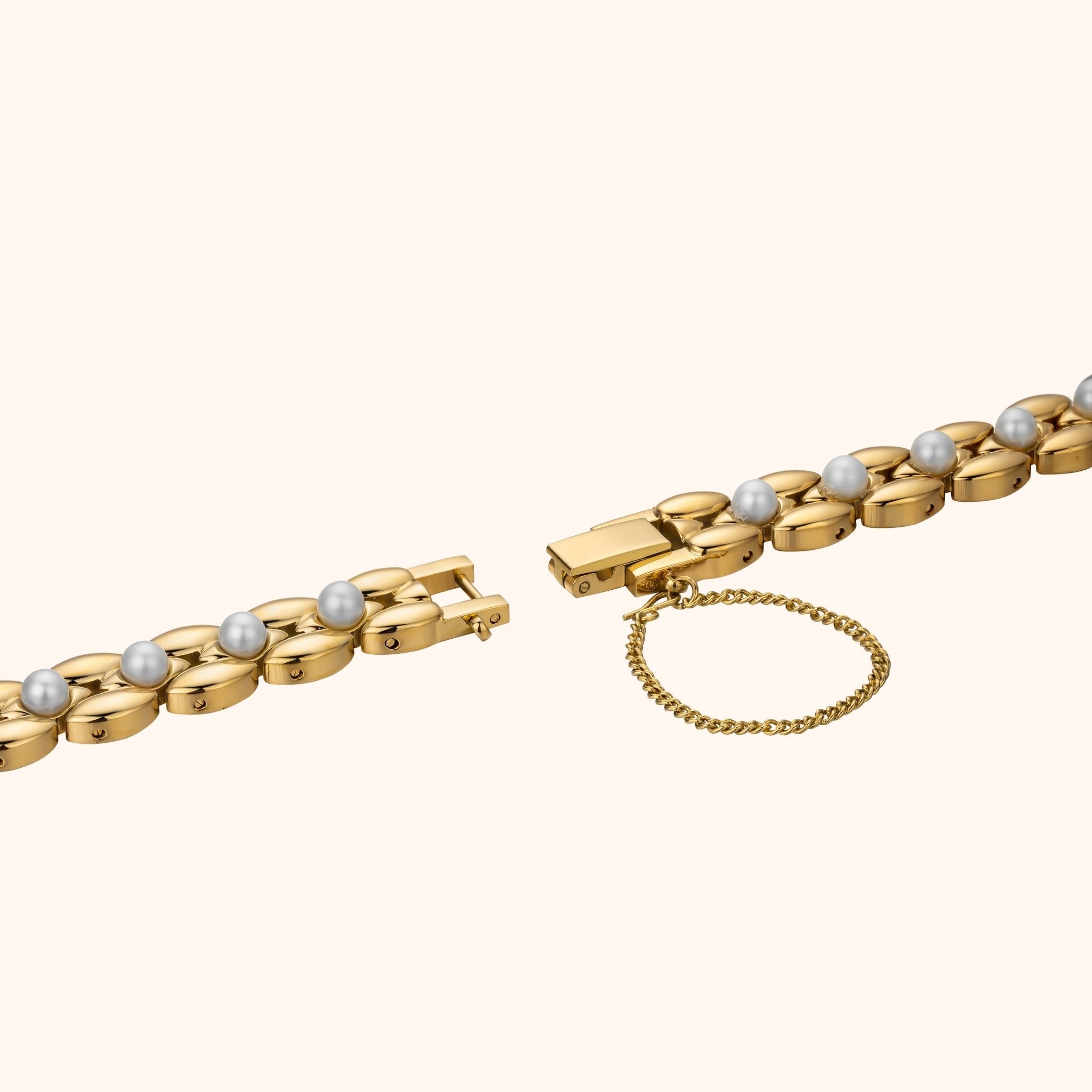 Sophia Pearl in Gold