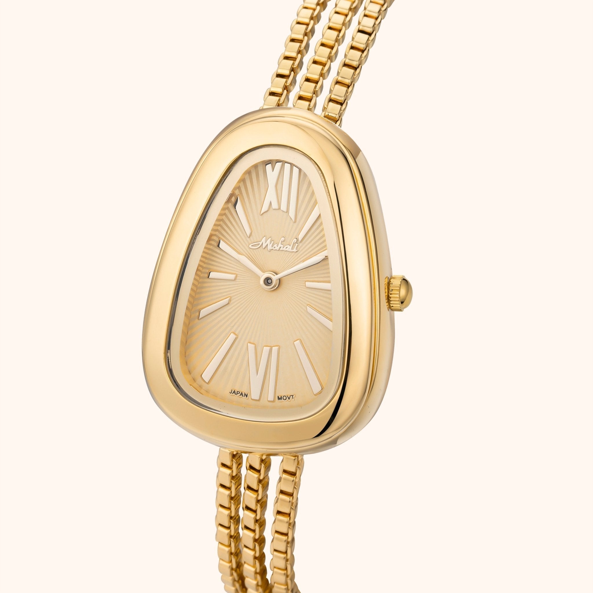 Serena in Gold