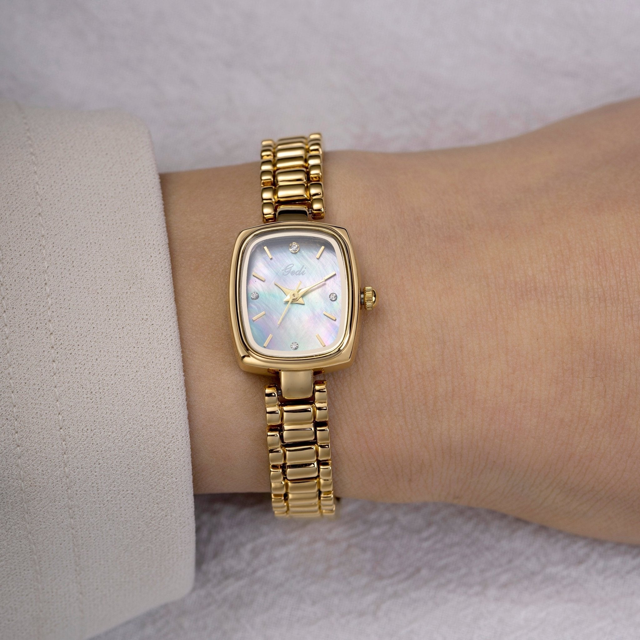 Aurora | Radiant Golden Pearl