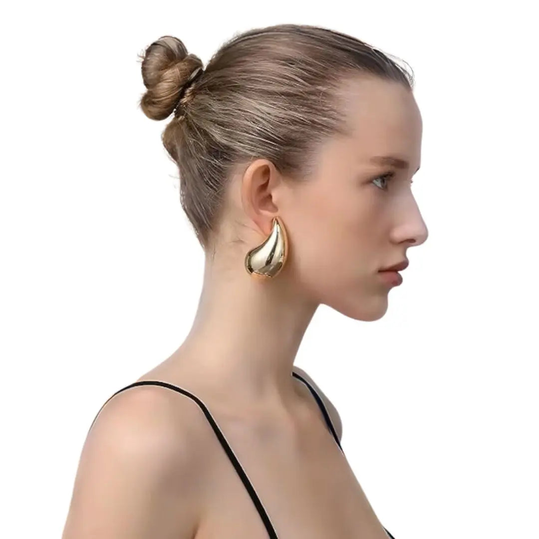 Elegant Gold Teardrop Earrings