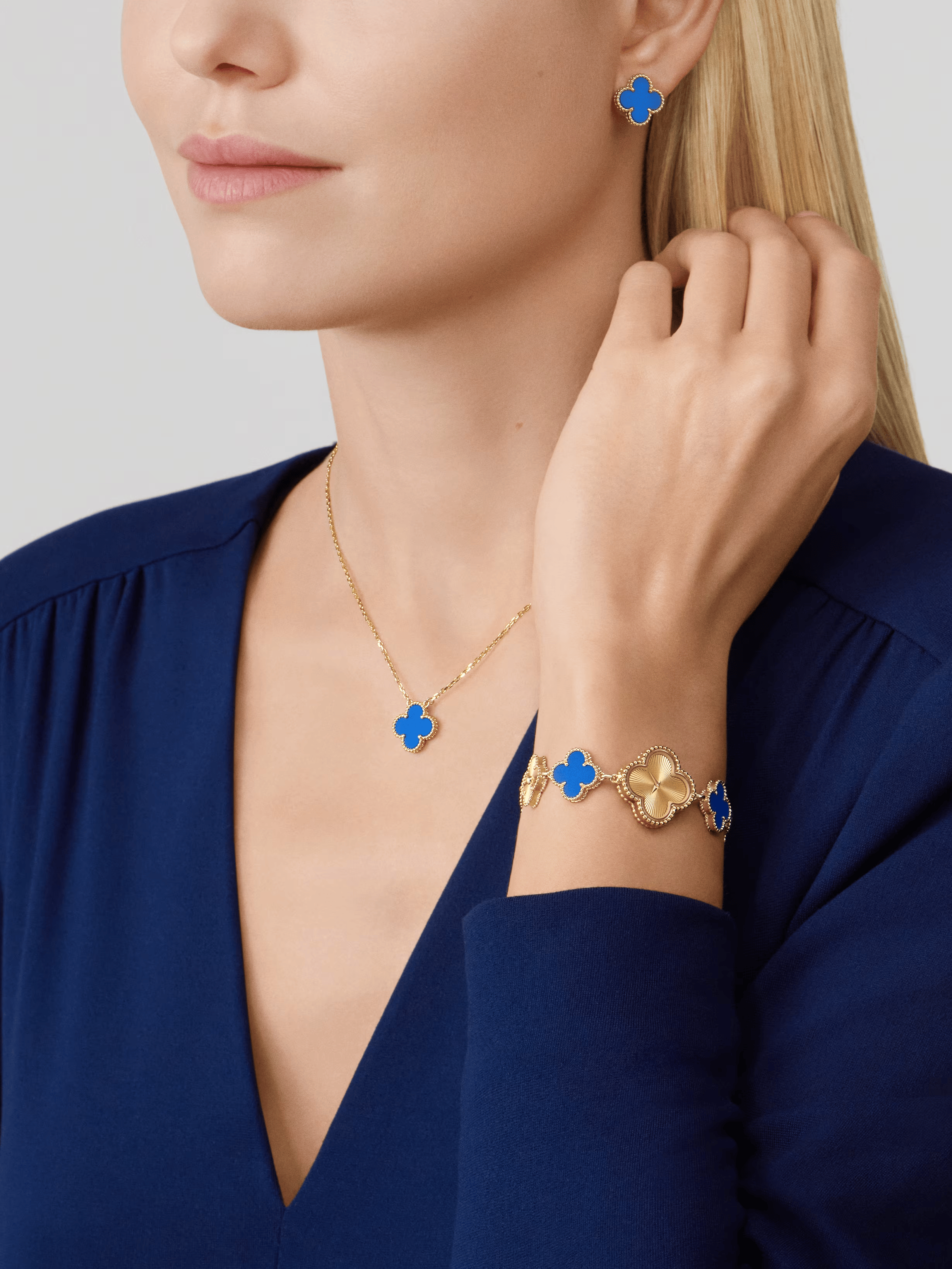 CLOVER | Azure Pendant Necklace