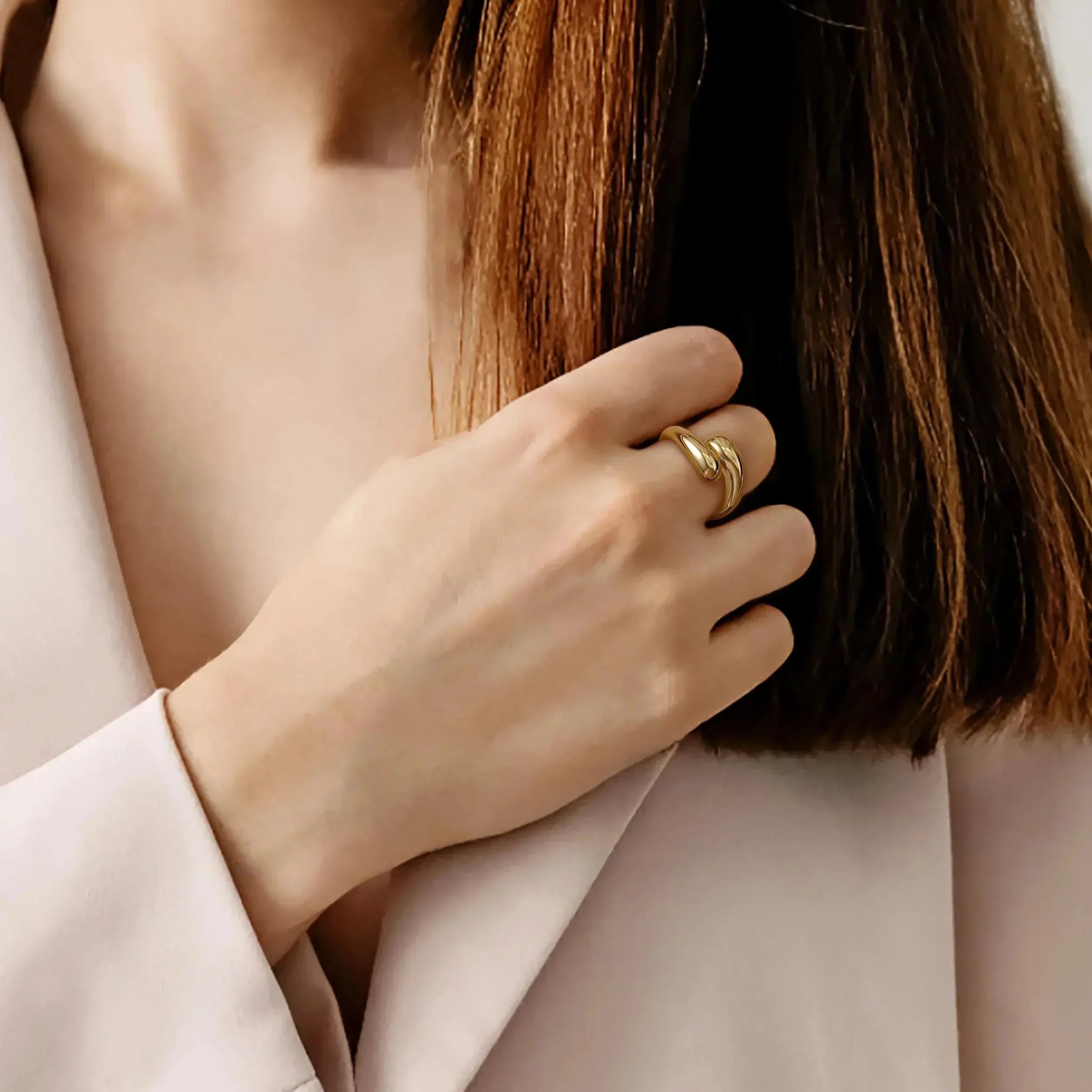 Cora Elegant Gold Ring