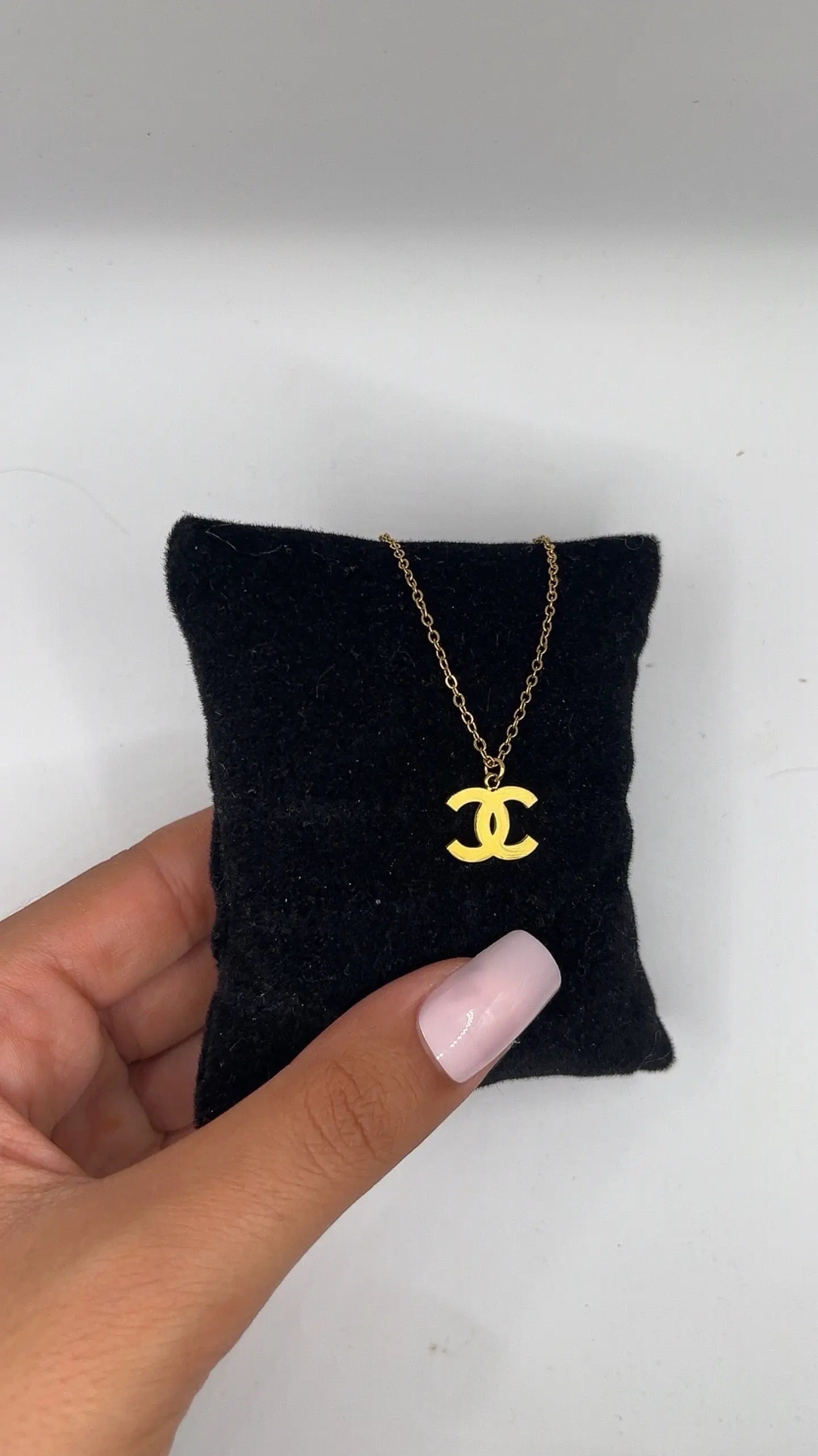 Chic CC Pendant Necklace