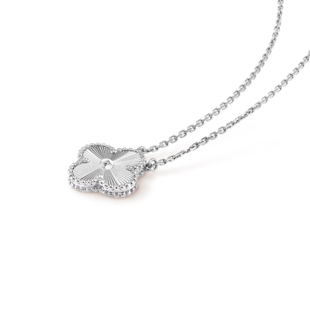 CLOVER Silver Pendant Necklace