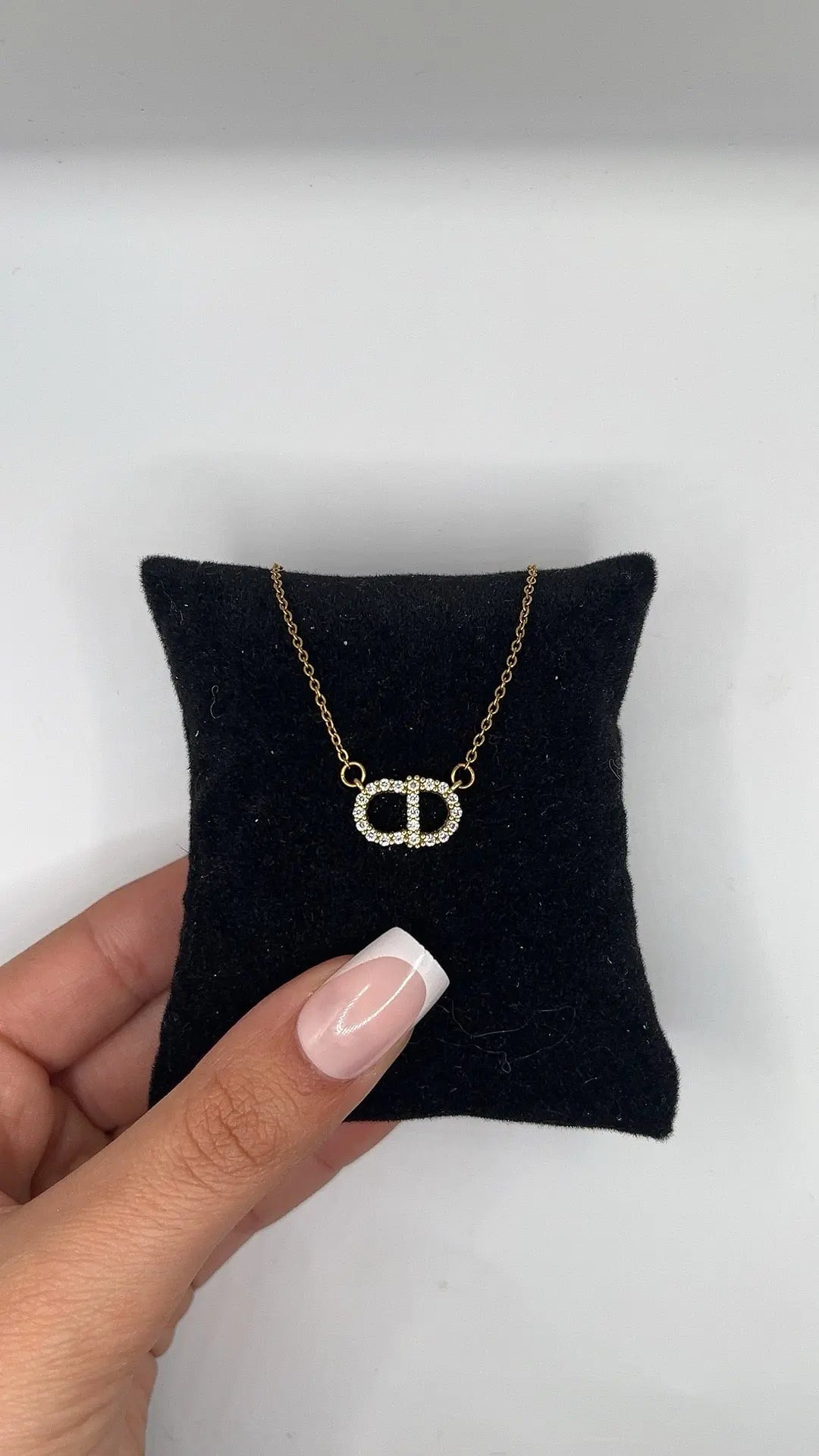 Disc Pendant Necklace
