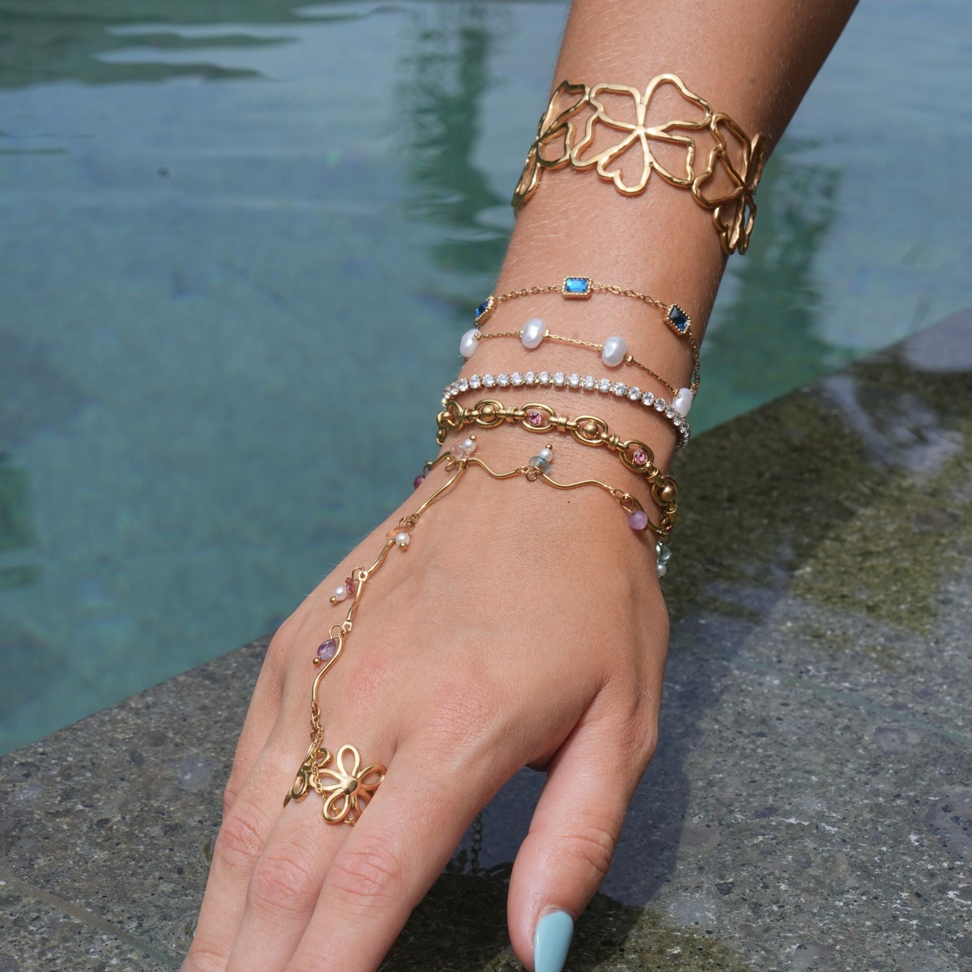 18K Gold Amoura Bloom Cuff