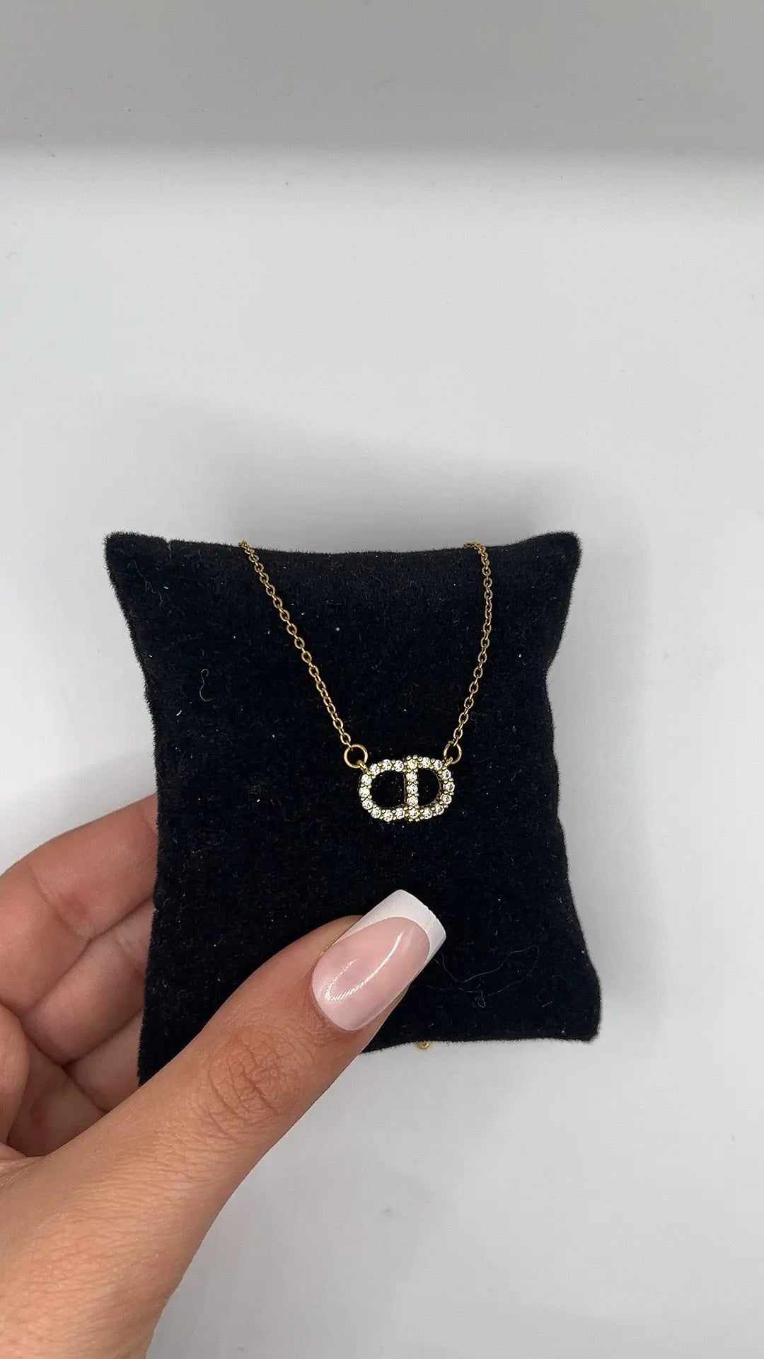 Disc Pendant Necklace