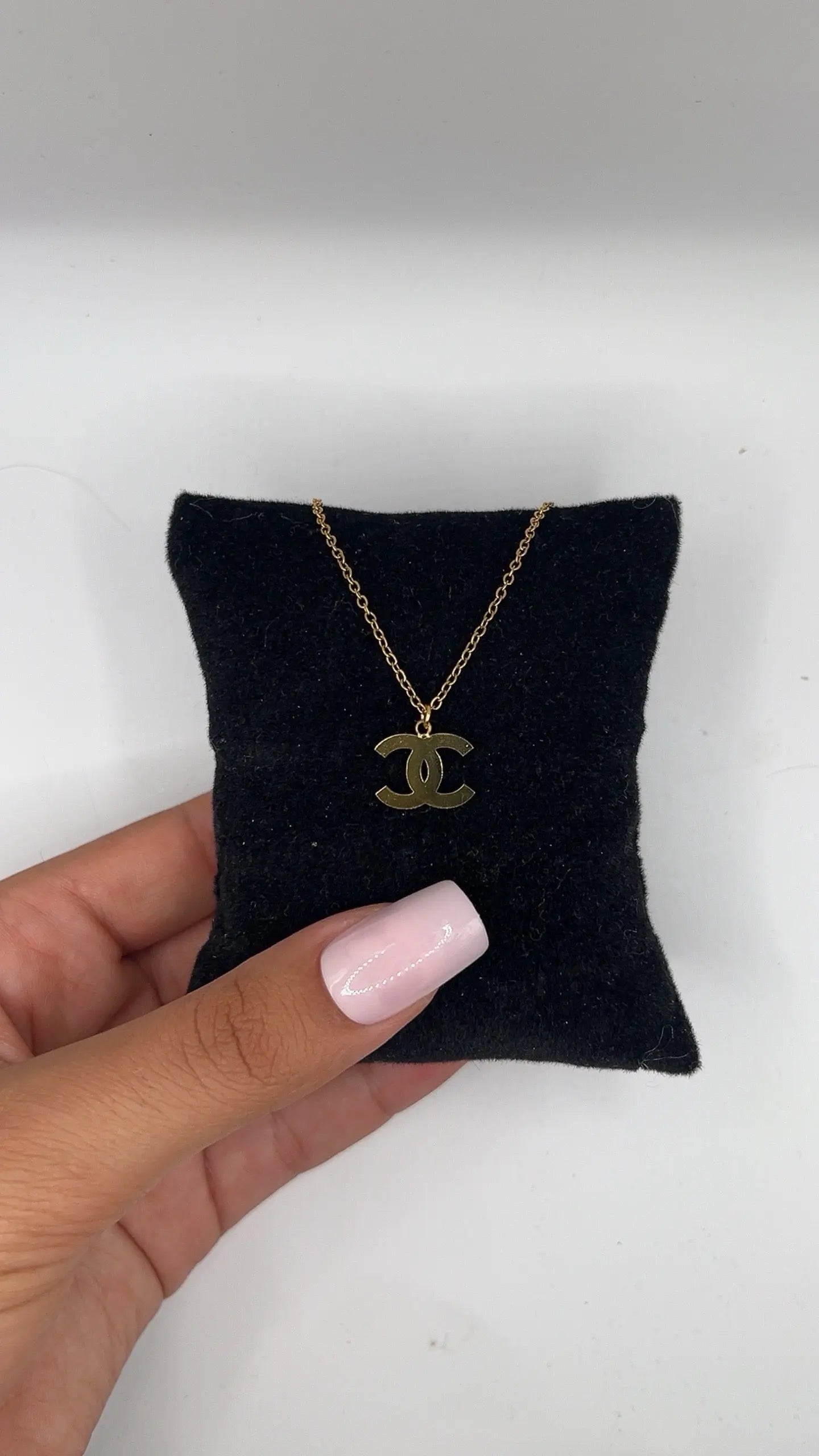 Chic CC Pendant Necklace