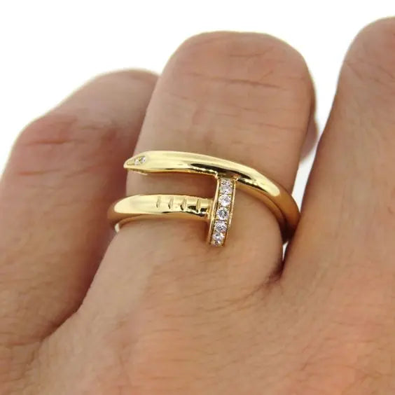 Gold Deluxe Ring Nail