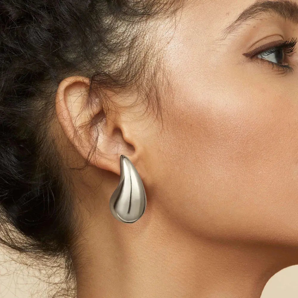 Elegant Gold Teardrop Earrings